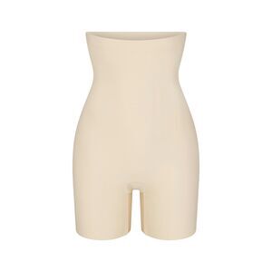 New Skims Seamless Sculpt Mid Thigh Short Size Small Sand